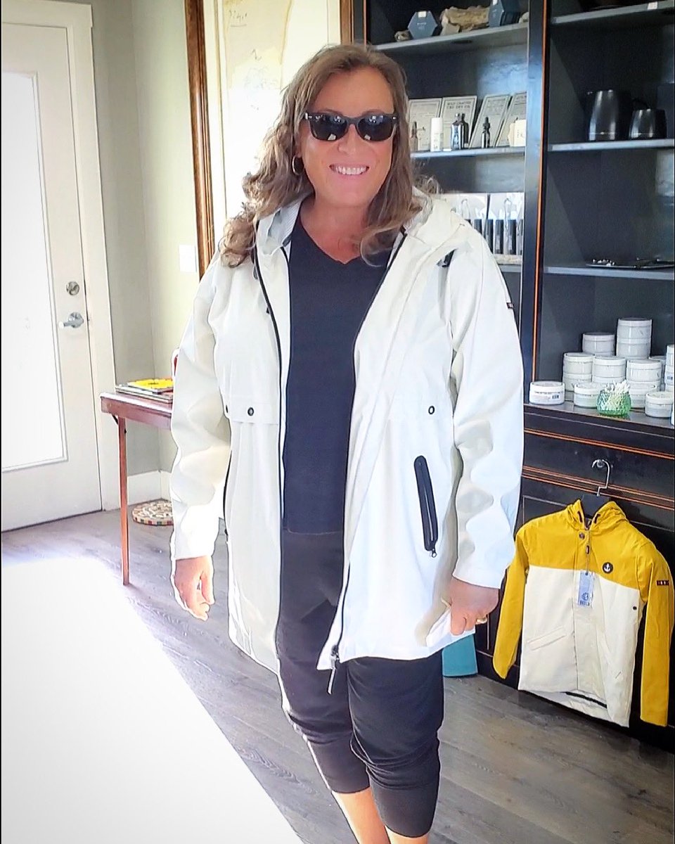 Dani purchased cosmetics from our new health & beauty line from @SusanPosnick and this amazing white raincoat from Batela. Come see us in @OyhutBay in Ocean Shores to see more of what helps give Dani her big beautiful smile! 

#happy #pnw #oceanshores #raincoat #cosmetics