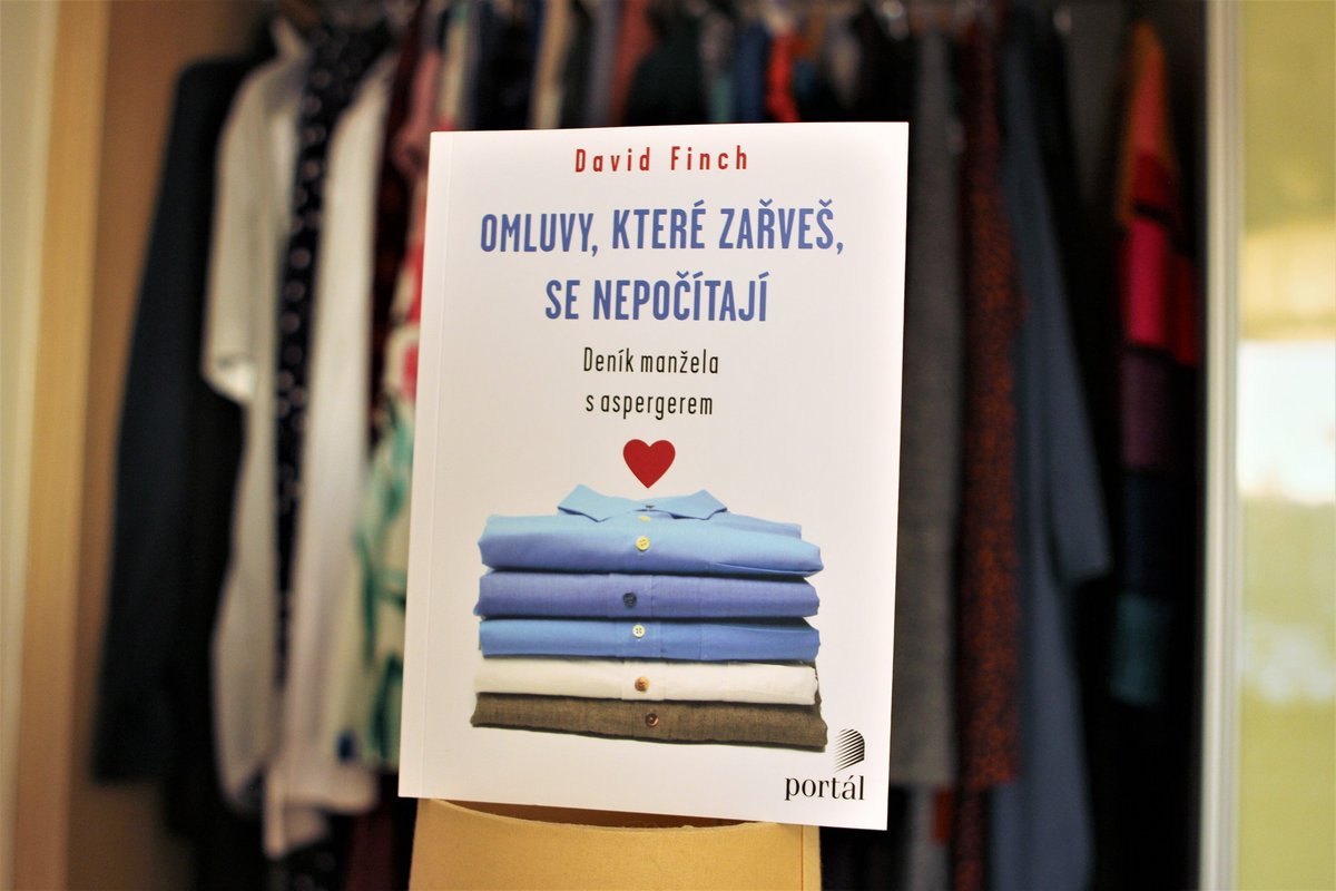 OMLUVY, KTERÉ ZAŘVEŠ, SE NEPOČÍTAJÍ je unikátní deník Davida Finche. Těsně před krachem manželství se dozví diagnózu - má Aspergerův syndrom. Je v šoku, ale rozhodnutý vztah zachránit. Začne psát „deník dobrých postupů” jak se stát lepším manželem. bit.ly/Portal_omluvy
