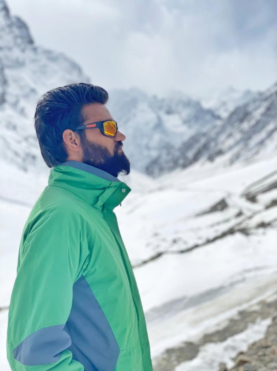 ManaliEscapades's tweet photo. Shinkhun La!  Memories made in the mountains stay in our hearts forever Go where you feel most alive.
.
.
follow @bharathikes 
@bhinder_singh_sunny 
.
.
#bharathikes #manaliescapades #bhindersinghsunny #leh #lehladakh #shinkhunla #india #ladakhtourism #ladakh #himachalpradesh https://t.co/hvoXml0xiH