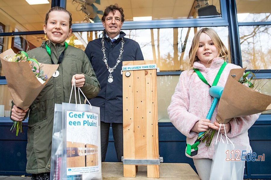 Twee Pluimen voor Edese kinderen en jongeren. 112Ede.