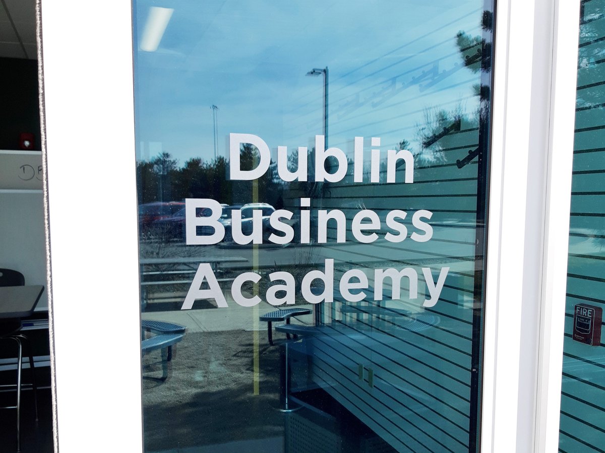 dcsEntrepreneur's tweet photo. New project in the works with @dublindba. Mrs. Smith took some time to talk to us about the pricing &amp; process of their business, so we can get our design &amp; marketing strategies in order. #staytuned @DCSEmerald @DublinSchools https://t.co/pA2rUdNBsw