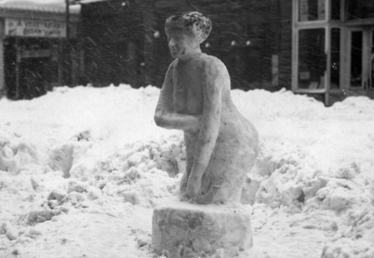 Denverite's tweet photo. Hi, this is @DavidASachs and I came across some photos from @WHGnews of the 1913 Denver snow storm, which dropped 45 inches on the city. 

It hit different.

https://t.co/Ej6PpeeOH3 https://t.co/LTCO049u28