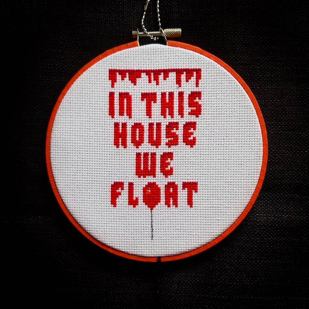 sBookyGhoul's tweet photo. "IN THIS HOUSE WE FL🎈AT" 

This hoop is available on my website now and can also be made to order, but if you can't wait, you can now get the INSTANT PDF PATTERN DOWNLOAD too 😃🤘🎈

https://t.co/rw7tRh6VxA

#celebsforsmallbiz #ITmovie #handmade #artwork #HorrorArt #HorrorFam https://t.co/QTFrG5zM9C