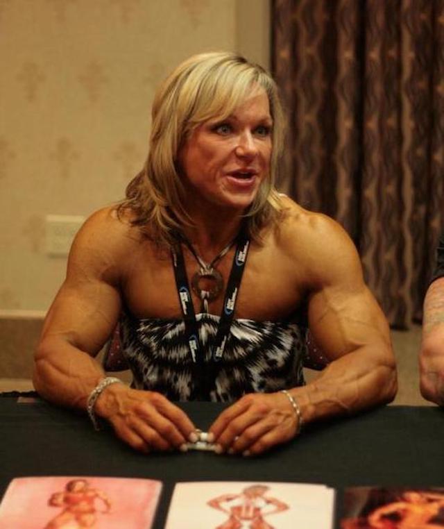 Female Muscle Fan💪 on Twitter "Wow, look at those traps! LisaAukland