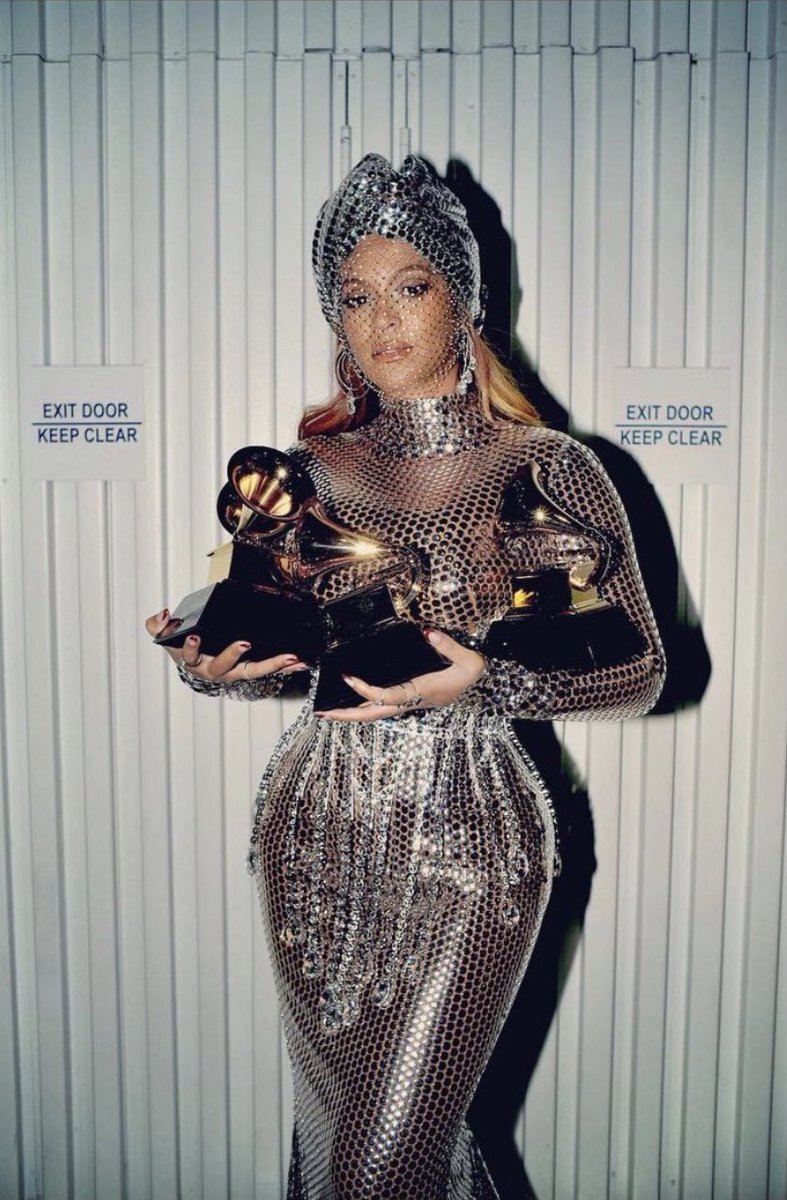 DibiachiDimes's tweet photo. Beyoncé is the Epitome of Hard Work. Congratulations to her for making History 🏆 Herstory ✨ https://t.co/GhJSUag70K