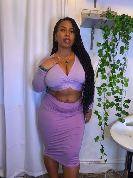 Sweetest Taboo 🌹 https://t.co/q2CYLv1cOe