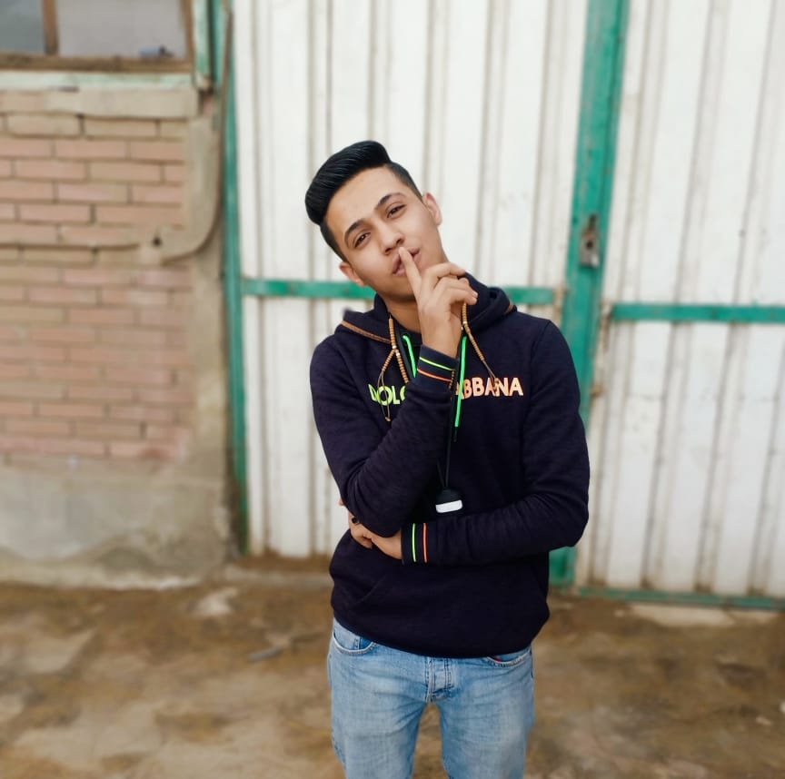 خمسه هدوء🤫....  واستنا الخازوق...... 
M. B👻