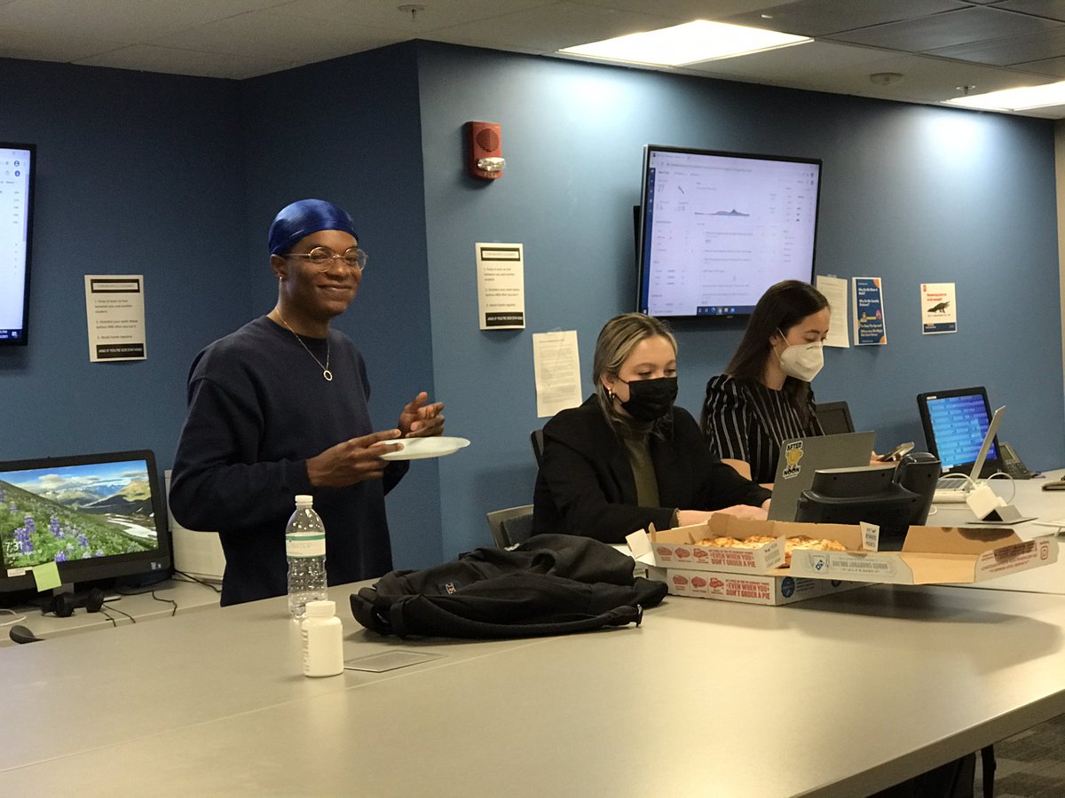 WUFT superstars @LambertGiovan <a href="/VAntonshchuk/">Valeriya Antonshchuk</a> <a href="/JSeldnerPhoto/">Jess Seldner</a> are in the newsroom ready to report the Gainesville Regular Election results!