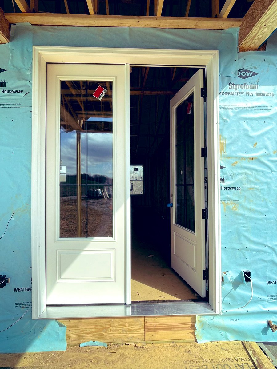 XxVictoriaxX13's tweet photo. We have shingles and a front door (even though it has to be painted....it’s HERE) 😍 https://t.co/p49Ss6EHcB