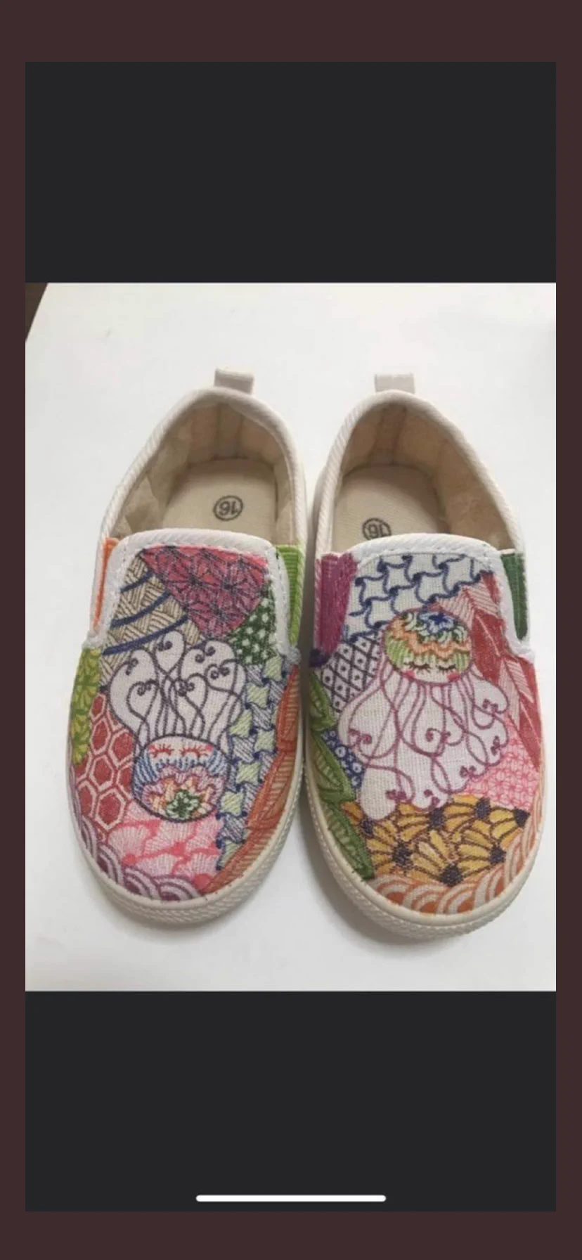 @Kuri577 @uminotsunami 私も孫娘の靴に、描きました(笑)
オリキャラの、クラゲちゃんです。 