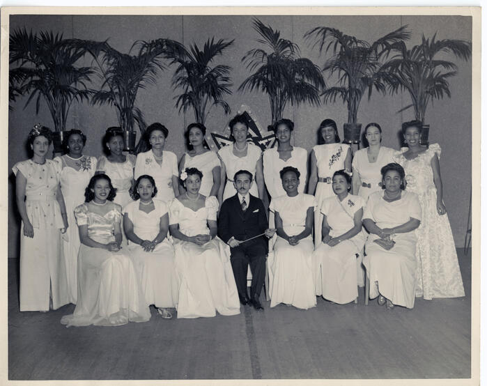 Read about members of the Philadelphia Piano Ensemble, the all-women's group that captivated thousands. blog.curtis.edu/rrcblog/the-wo…