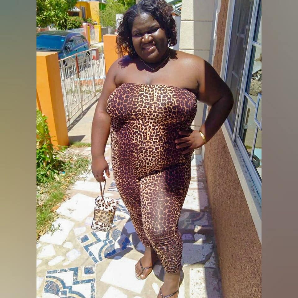 chartinaaa's tweet image. I got myself popping like expensive Moet and Chandon🧚‍♀️🍾