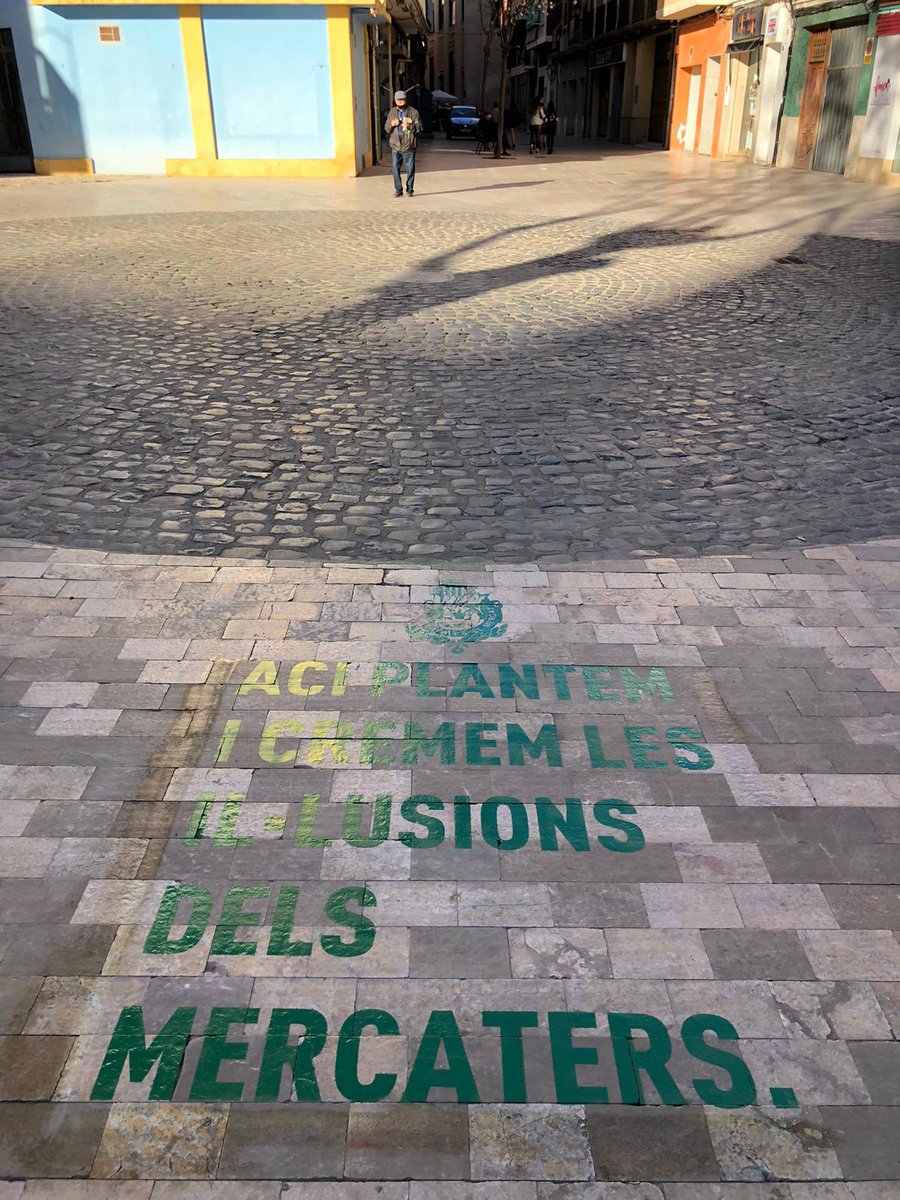 FallaElMercat's tweet photo. ACI PLANTEM I CREMEM LES IL•LUSIONS DELS MERCATERS.
#lafalladesemprecommailhasviscut #falles2021online #falles2021 https://t.co/CYke4cchxg