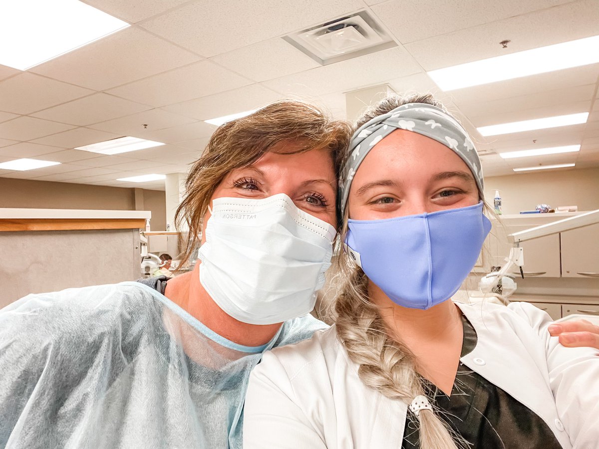 SSUdthy's tweet image. One of our favorite faculty, Brenda!💕