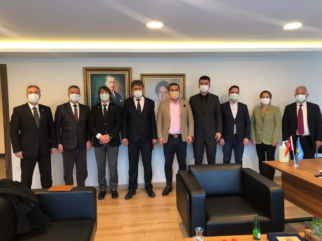 Raylı Sistemler Teknolojisi Mezunları Derneği Genel Başkanı M. Okan ÇALIOVA ve TCDD Taşımacılık A.Ş. Lojistik Çalışanları Derneği Genel Başkanı Zafer ORUÇ ve Genel Sekreteri Erhan Bilgiç ile birlikte İyi Parti STK İlişkileri Başkanı Sayın Burak AKBURAK'a ziyaret gerçekleştirdik.