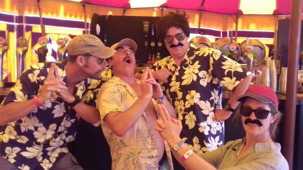 PrairieRoseBar's tweet image. When you open your bar dressed as Magnum P.I .. and your first customers clearly DID get the memo! 
Join the fun and volunteer on the bars @WOMADfestival Get in touch via bars@womad.org