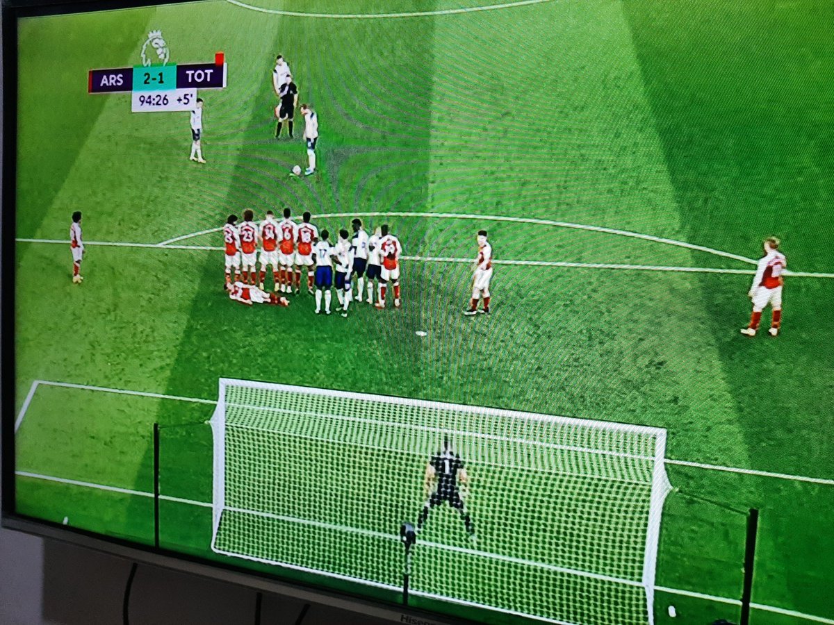 Emma_uko's tweet photo. @EASPORTSFIFA please can we have this free kick defensive style as a future update https://t.co/AaThCbp6Pa