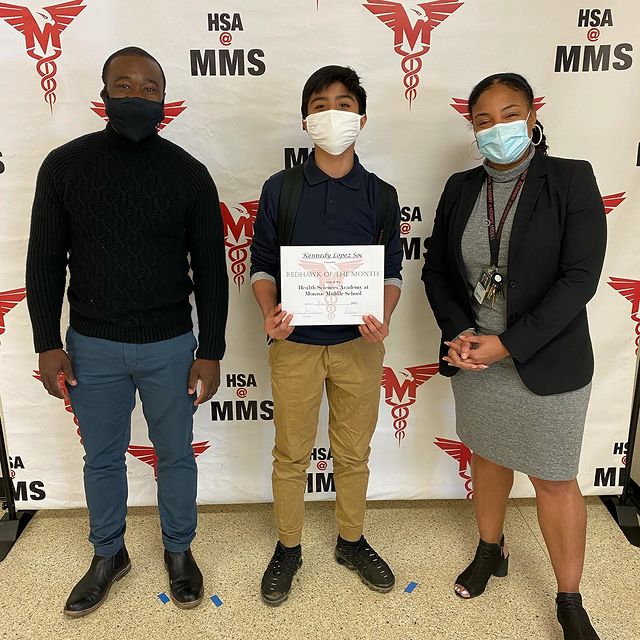 HSAMonroeMiddle's tweet photo. Congratulations to our Principal, Mrs. Giddins for being recognized as one of 100 Powerful Women in Union County by @UCWeekly! #RedhawksSoaring #BetheChange @kasha_giddins 
📸Dr. Bellamy, Kennedy &amp; Mrs. Giddins https://t.co/gPjEd4lGvF @drjayjones @AGHoulihan @UCPSNC https://t.co/ZfTRDoqt2J