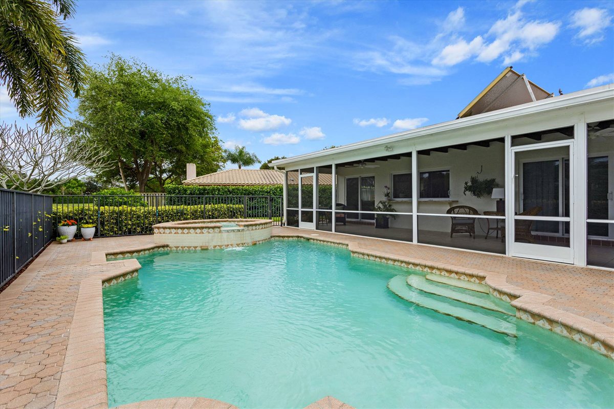 ADDvantage's tweet image. Lovely, light-filled 3/2 pool home in Boca Raton's sought-after Timbercreek community. #homeforsale #realestate #southflorida ow.ly/eZGa50E0vbL
