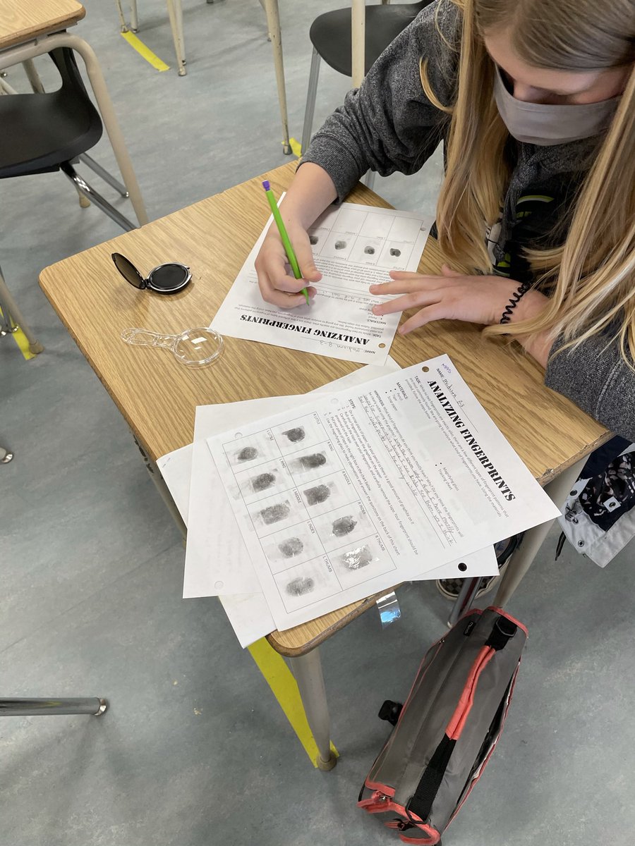 mlkneeshaw's tweet photo. In Forensic Science 7/8, we have been comparing different methods of fingerprinting to see which leaves clearer prints. Ink or graphite? @WGMurdoch #RVSed https://t.co/eVKn6NignX