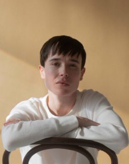 elliot page is hot. send tweet
