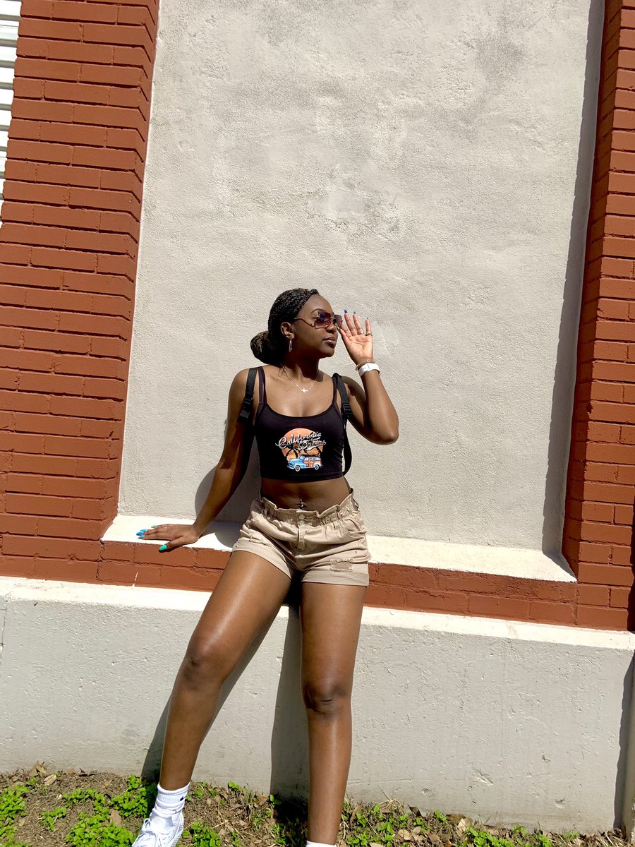 Kiaaraaa_'s tweet photo. Attachments: 4☀️ https://t.co/hQPivqcHnJ