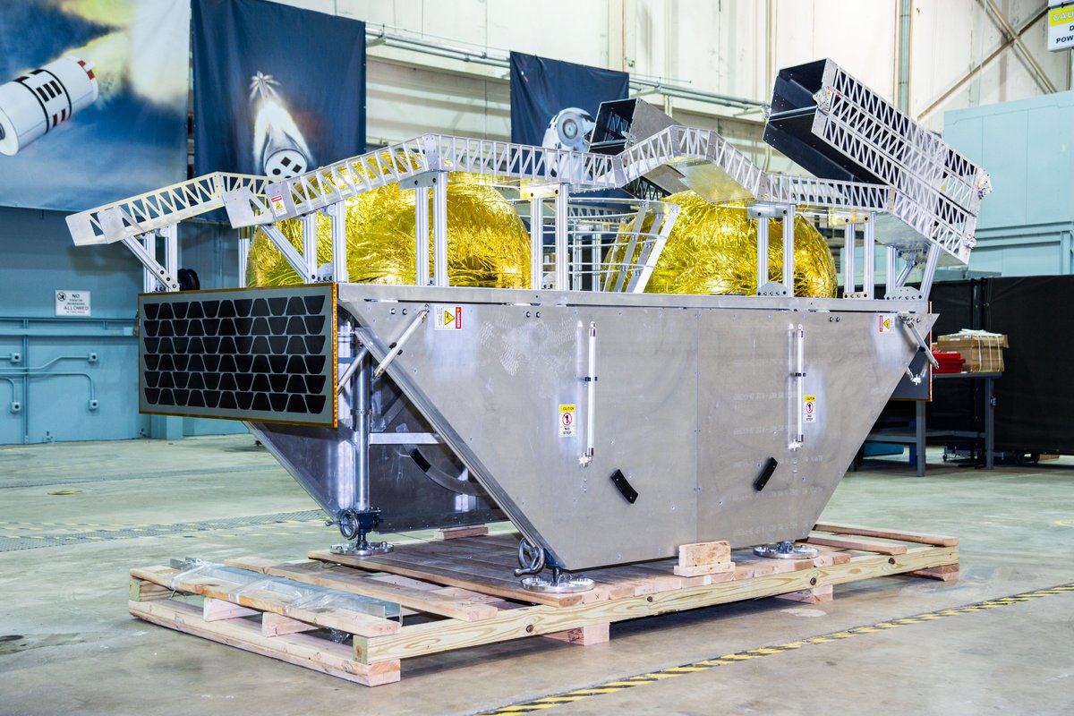 NASAJohnson's tweet photo. Special delivery! 🚚 Here at NASA Johnson, we recently welcomed a mockup analog of the Griffin lander. It will bring @NASA's water-hunting Volatiles Investigating Polar Exploration Rover (VIPER) to the surface of the Moon.
Read more: https://t.co/TWFRQhmk5I https://t.co/ngKko5Pzeo