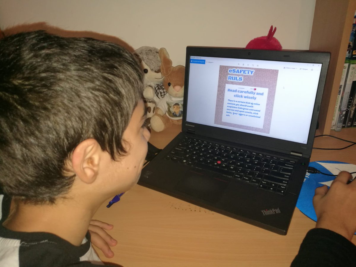 New Bees of Leica Secondary School #saferinternetday #etwinning