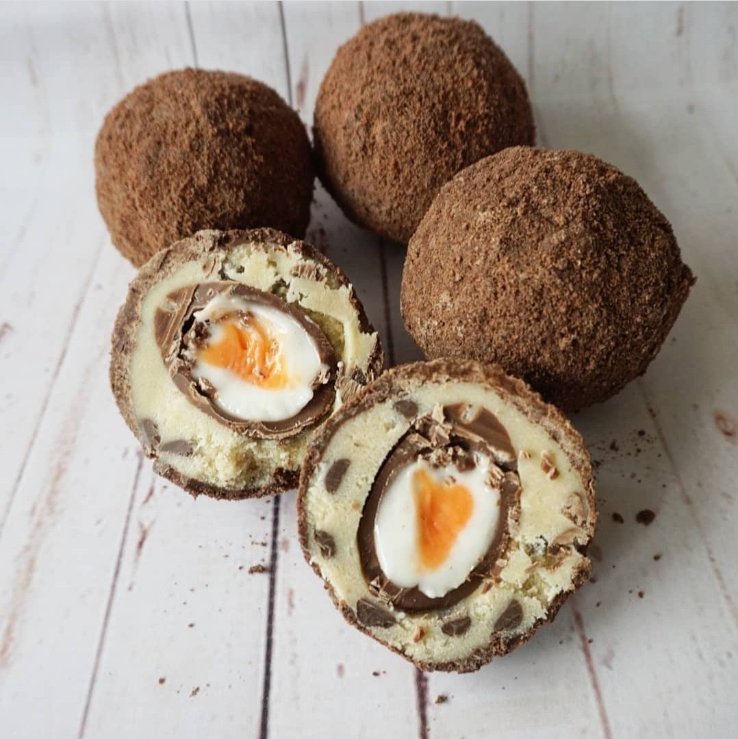 Bookishcrick's tweet image. Ahhhhh we are nearing Easter, at this time of year @Emilys__Kitchen would be delivering these beautiful monsters to our cafe twice a week. Love a creme egg scotch egg! I know there are big fans out there.
