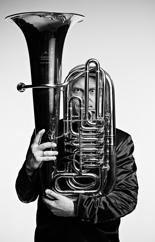 artistaccess1's tweet image. Hiding from something?  You found it!  Lessons with Øystein Baadsvik on l8r.it/qskS
#tuba #tubalessons #oysteinbaadsvik #music #musicians