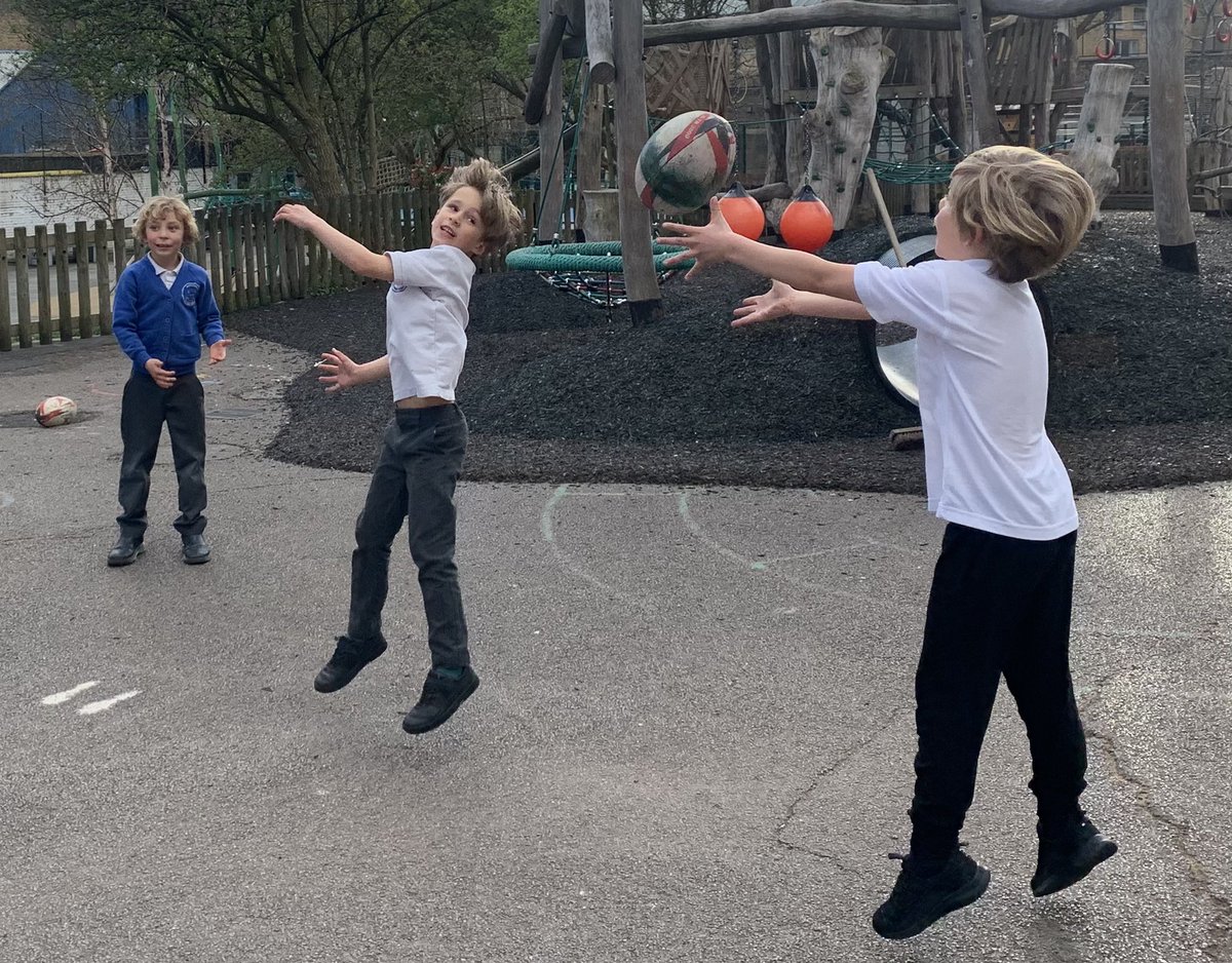 BevDickinson4's tweet photo. π Why, hello there #AfterSchool @ShacklewellE8 So thrilled to see you again! π out the fun with our chums at #SportsHub πΎ#Ruggerbabies π and #Artbash π¨ β€οΈ Happy Tuesday folks and see you tomorrow for more loveliness! π https://t.co/5A9RGdu8ZY