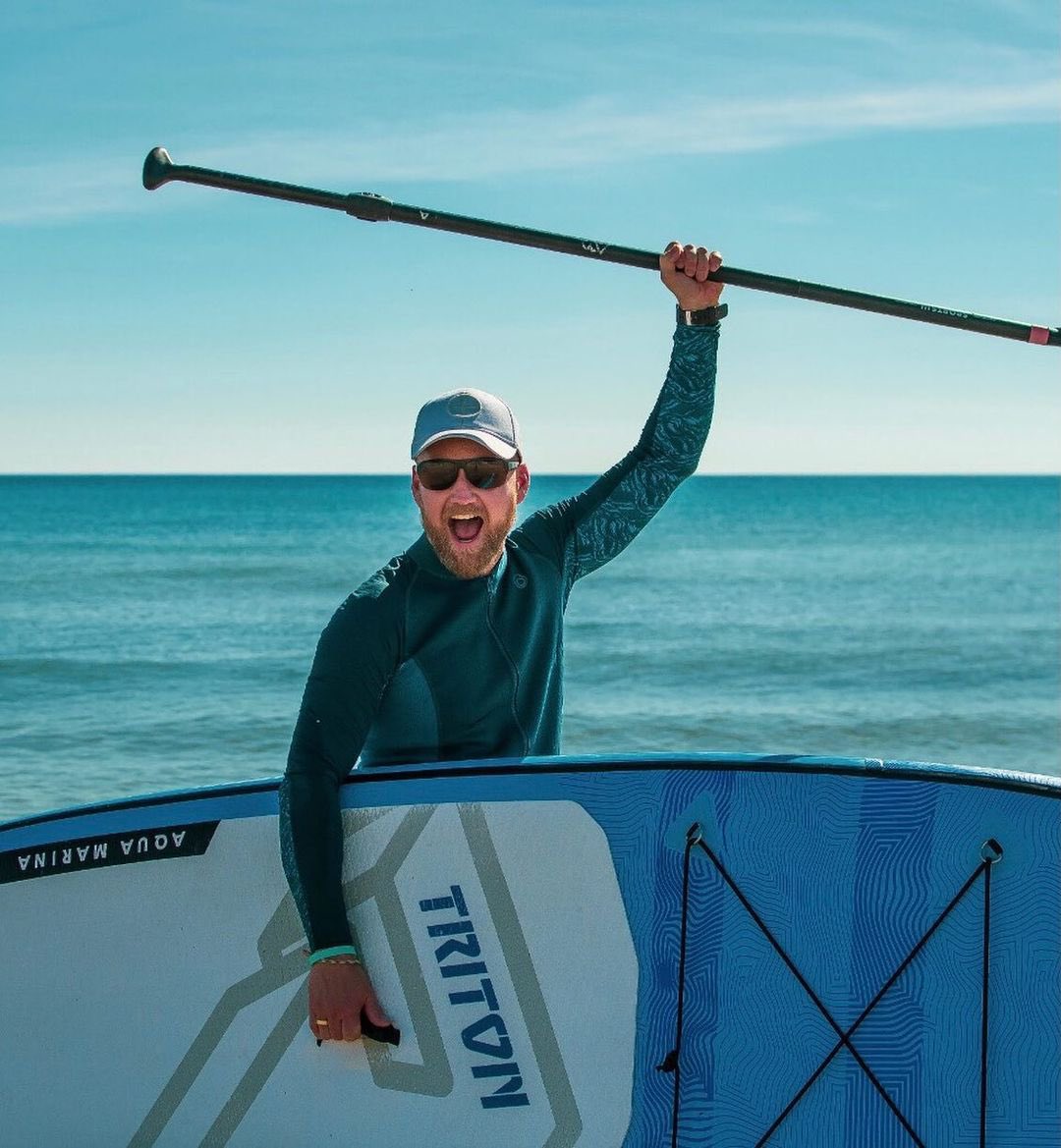 aquamarinasup's tweet photo. Bring. Back. SUMMER! Amazing photos from Vanlife Expedition celebrating their first solo adventure on the ocean 🙌🏻 #wonderis_allaround #sup #paddleboarding #girlpower #skte https://t.co/l8ybYgHM6n