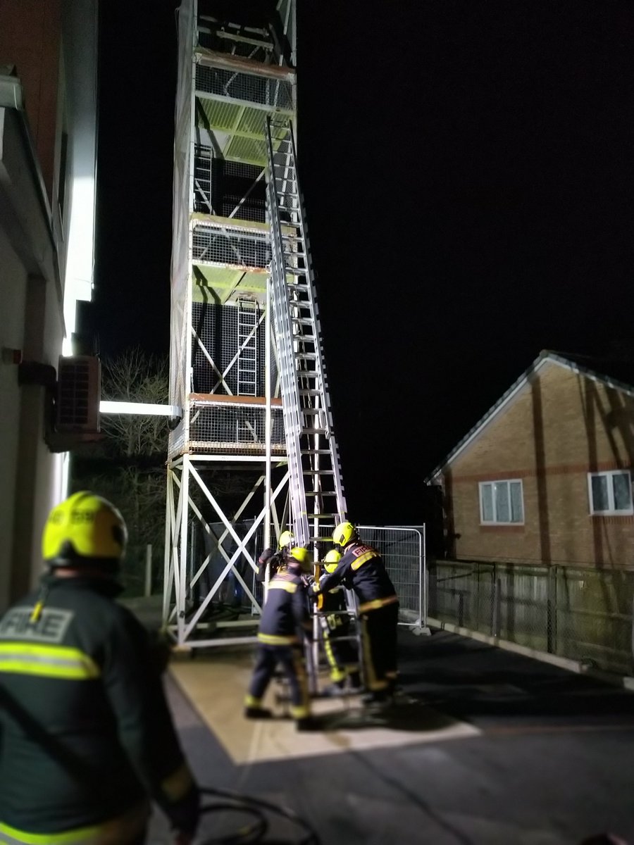 Observed a great high tempo turnout drill at #axminster in the #yeovilgroup this evening. Fast straight to the point brief - period property, persons reported, serious fire, crew of 4, rapid deployment. This isn't about just being just good enough it's training 4 excellence.