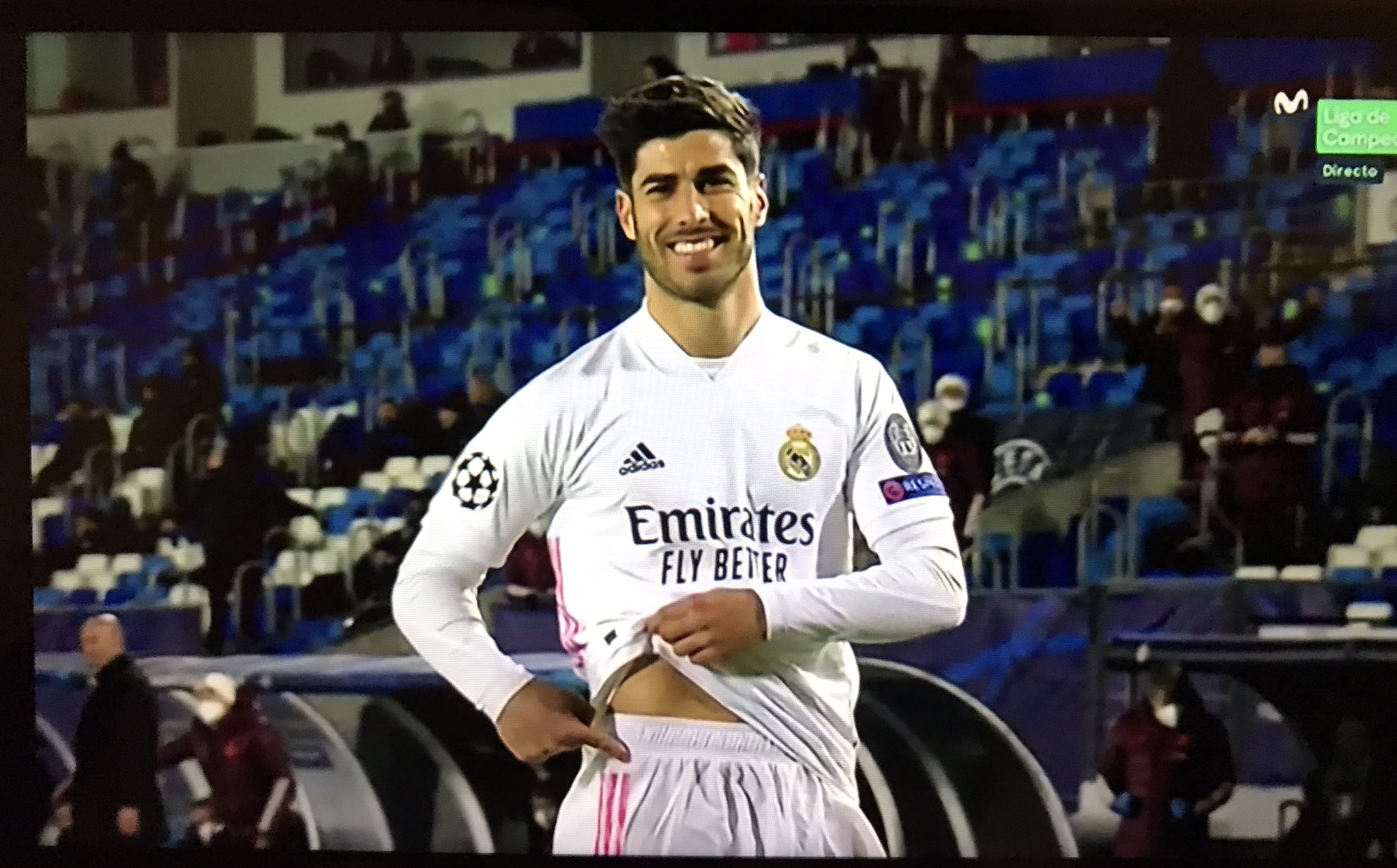 Hisスペイン サッカー観戦 と言ってるうちに マドリーが3点目 途中出場のアセンシオが今季cl初ゴール ちなみにこのゴールパフォーマンスはどういう意味なんでしょう レアルマドリー 3 1 アタランタ レアルマドリー アタランタ T Co