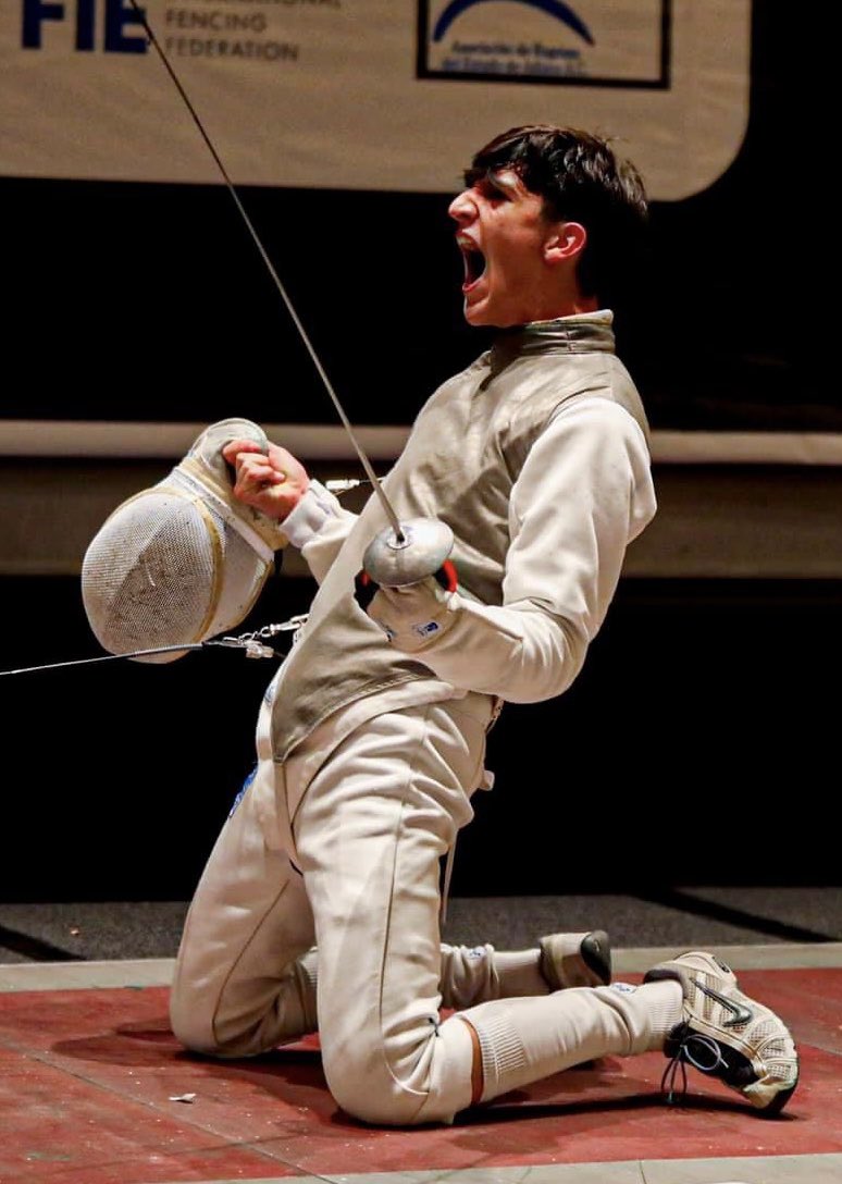 esgrimaqro's tweet photo. Felicidades a Máximo Azuela @maximo82776242 por sus resultados y por su calificación al Campeonato de Mundo ¡éxito en lo que viene! 🔜🇪🇬
#OrgulloQueretano https://t.co/JmEdQ9N45J