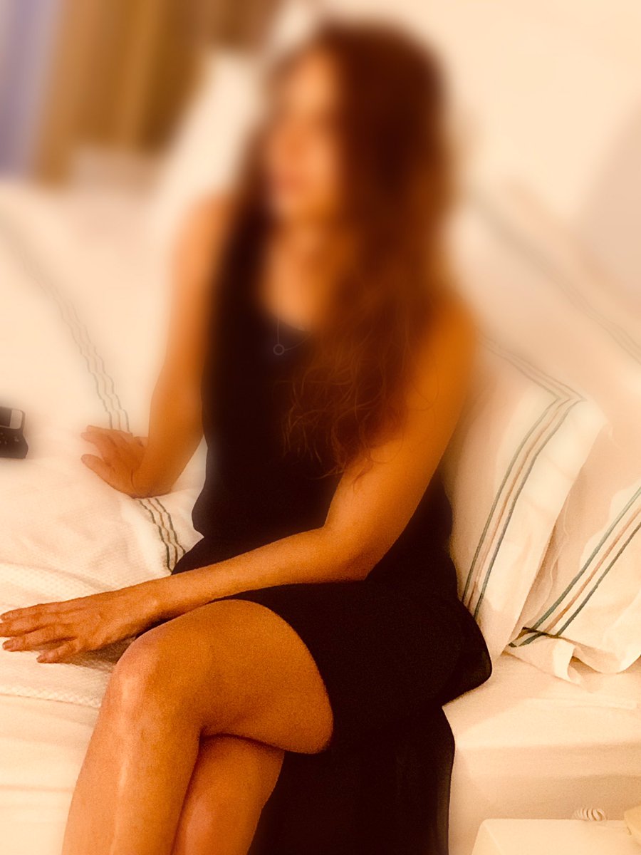 En az bizim kadar gün ışığına açık güzel bir çift olmalı  
😘🥰🍌🍑🍌🍑