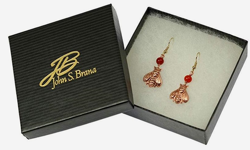 JohnSBrana's tweet image. NEW! Fabulous Copper Honey Bee Dangle Earrings with Carnelian Shown by #AmazonHandmade #BeeEarrings amazon.com/dp/B07PH7RDDK #HandcraftedJewelry