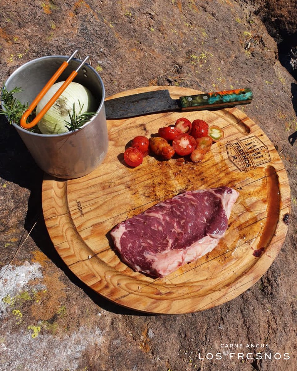 anguslosfresnos's tweet photo. RibEye añejado por 14 días 🥩   

Se necesita de un buen paisaje, el clima perfecto, la compañía ideal y un corte añejado de Los Fresnos para tener el mejor FIN DE SEMANA

#tradicióncalidadysustentabilidad #carneanguslosfresnos #rancholosfresnos #carnesustentable #carnesinculpa https://t.co/xQtzgaynKe