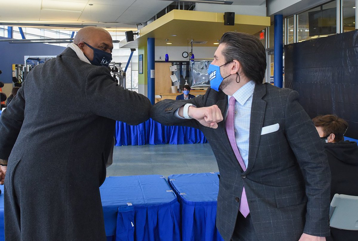 SUNYPolyInst's tweet photo. Thank you @jimmalatras for visiting to our Utica campus to tour the vaccination site and talk with some of our student leaders and staff! #SUNYTogether #WildcatStrong @SUNYPolySGU @DrMarkMontgome1 @laursent @SUNY https://t.co/9ELZB1Sxbf