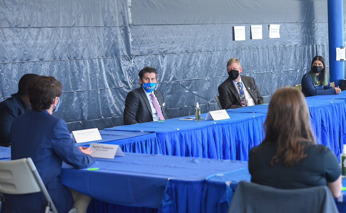 SUNYPolyInst's tweet photo. Thank you @jimmalatras for visiting to our Utica campus to tour the vaccination site and talk with some of our student leaders and staff! #SUNYTogether #WildcatStrong @SUNYPolySGU @DrMarkMontgome1 @laursent @SUNY https://t.co/9ELZB1Sxbf