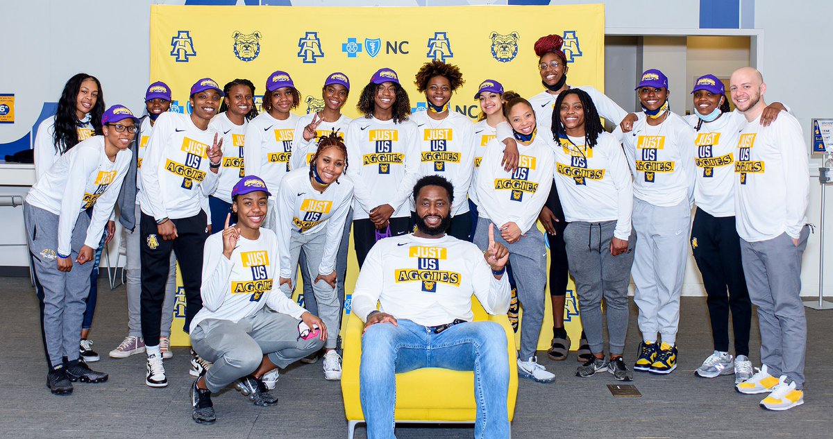LadyAggieBall's tweet photo. FAMILY💙💛 We are all in this together! #AggieWbb #WeAboveMe #Commit2Grit https://t.co/aodzpcnovM