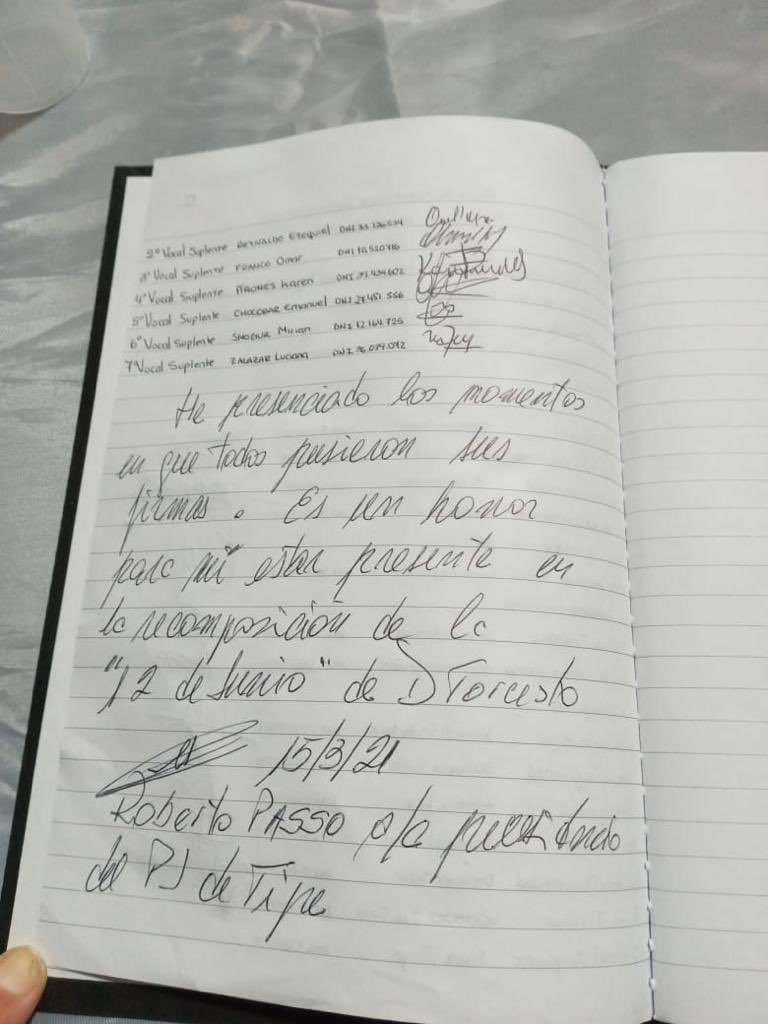 RobertojPasso's tweet photo. En la jornada de hoy firmamos la recomposición del Club 12 de Octubre de Don Torcuato. https://t.co/vRLPE5gddB