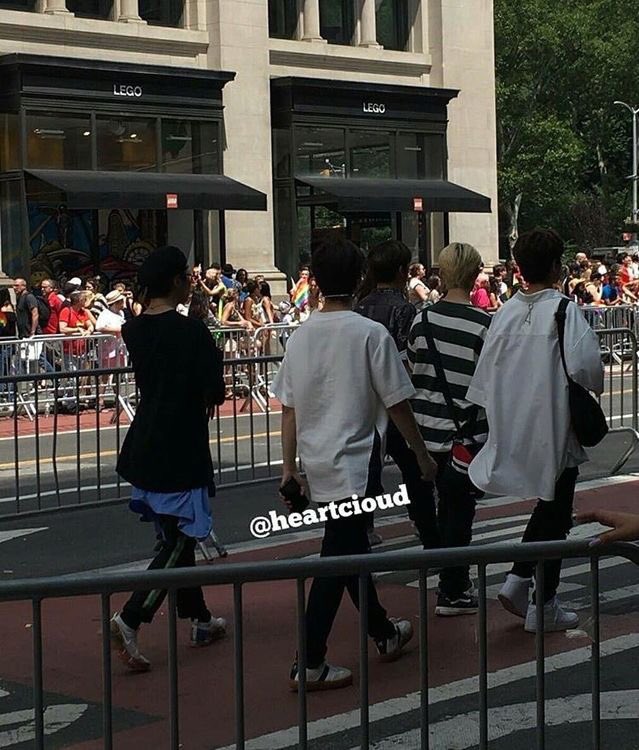 skz were spotted at nyc pride in 2018, felix talked with a stay and they said that he and the other members were so so so happy!!!