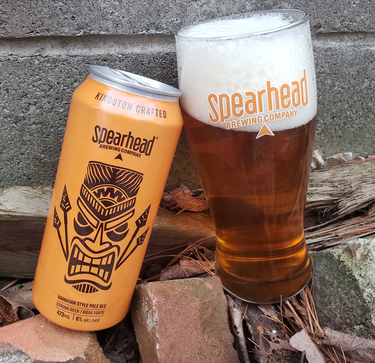 Also in the @SpearheadBeer Gift Mail was one of my old favourites, Hawaiian Style Pale Ale. My 2013 Pale Ale of the Year. Same great pineapple and citrus flavour 8 years later! Granted, back in those days with the old school label, I always had Thor around to protect it. Thunder! https://t.co/g3ErBwSgmD