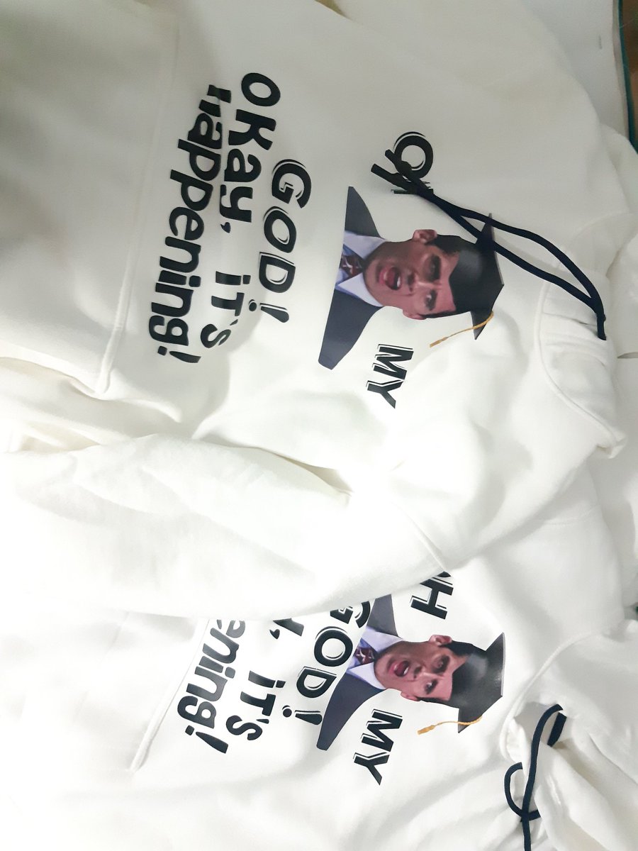 T7shirts's tweet photo. احنا بنعمل عظمة في صمت 😇👀🥳

آخر شغلنا ل حفلة تخرج مدرسة السلام دفعة 2021💃🥳

 عشان عارفين ان التخرج من اي دراسة مش بالساهل😌😅

احنا جاهزين نفرحكم ف اي حفلة تخرج - فوتوسيشن او افتتاح جديد 👏💃
حتي لو مزنوقين ف الوقت  نقدر نسلمك اي عدد ف خلال 4 ايام 😉😎 https://t.co/kSiWxHqNak