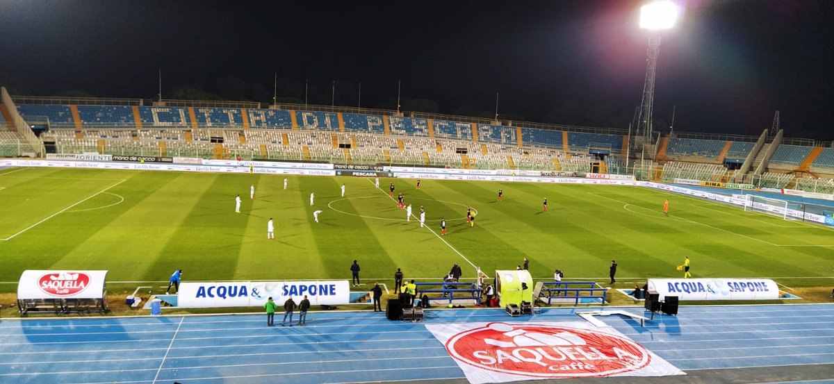 PicenoTime's tweet photo. Pescara-Ascoli 2-3, ds Bocchetti: “Episodi ci hanno sfavorito ma guai a mollare, chi non si rialza resta a casa” https://t.co/cC2ywmrAye #PescaraAscoli #serieb #PESASC https://t.co/T8LkXuhWyK