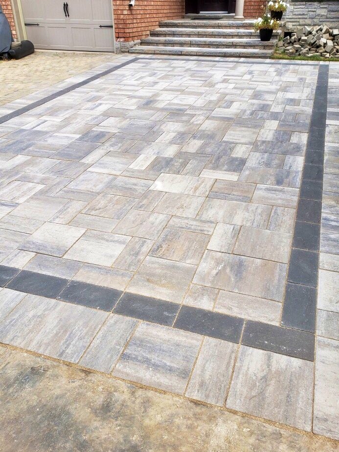 Beautiful Frontyard Walkway <a href="/BestWayStone/">Best Way Stone</a> #Trevista #vaughanlandscaping #vaughaninterlocking #outdoorliving #vaughan #springbreak2021