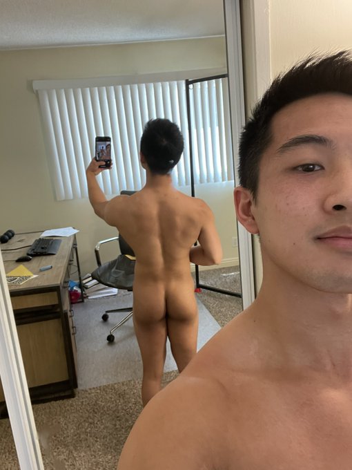 Back day done and large Stan from Bad Dragon just shipped! Can&rsquo;t wait to get that huge horse cock inside