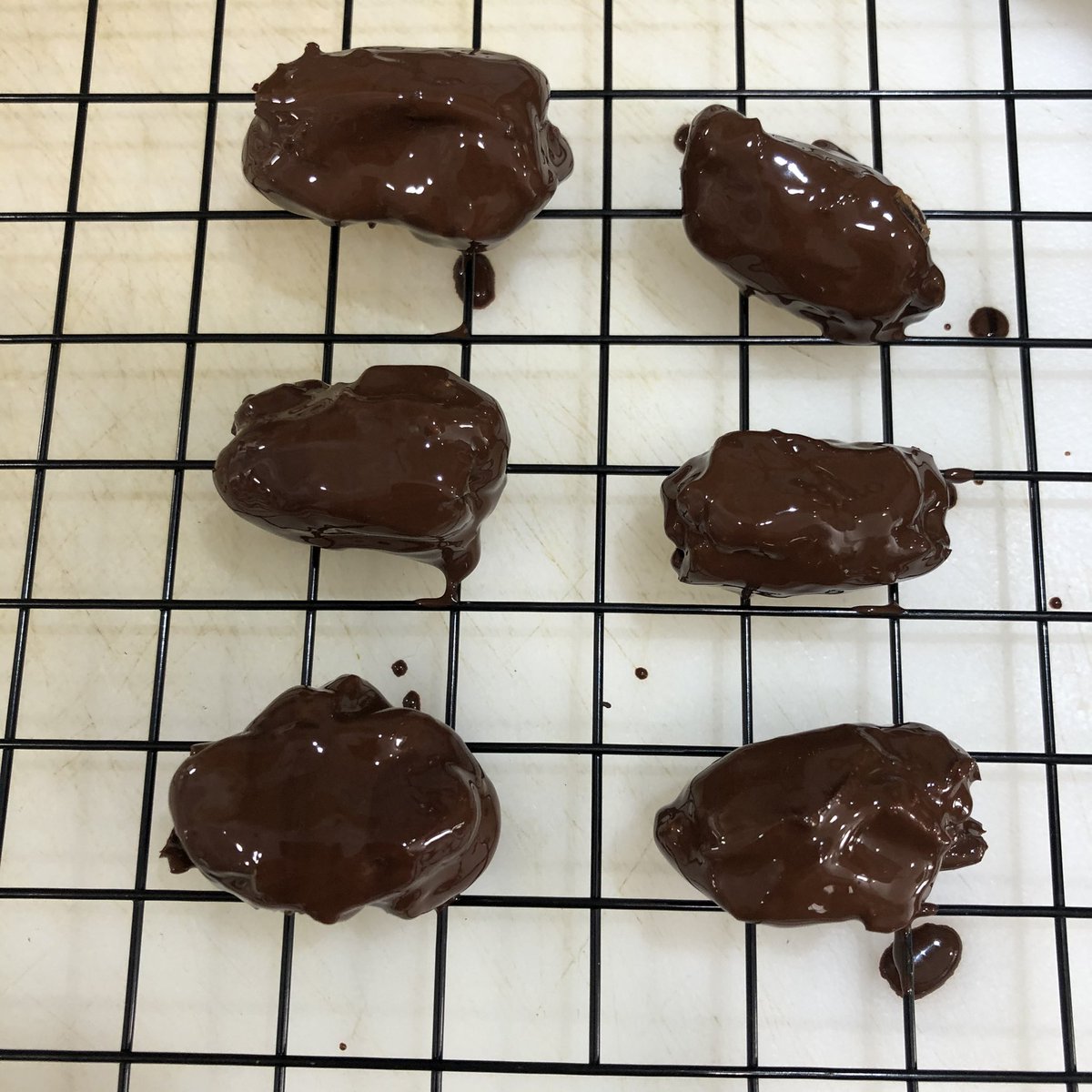 RawWheyProtein's tweet photo. Try this recipe for a healthier version of a Snickers candy bar! Our recipe is made WITHOUT added sugar, corn syrup or artificial flavors! made with #CompletePaleoProtein or #CompleteWheyProtein! https://t.co/Rj8ymwQnOH https://t.co/AYXpNbmHgF