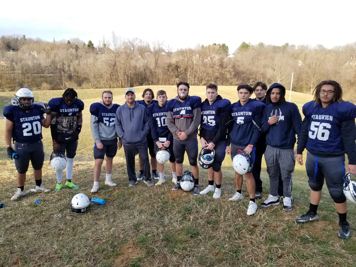 thegr8BigWa's tweet photo. Huge THANK YOU @Miles__Hardy @100ForHIM @stewart318 @All_In317 for a wonderful gift for my Seniors. Appreciate your commitment to share Christ &amp; to #SpeakLIFE to all. Thank You from Staunton Storm Football!! https://t.co/k0G5B7B54u
